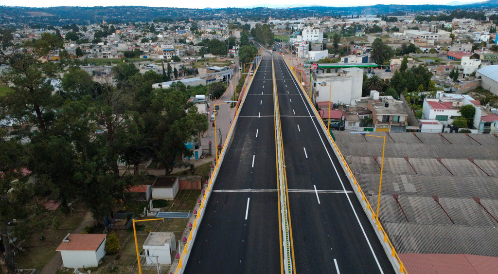 Supervisa SICT distribuidor vial Santa Ana Chiautempan; beneficiará a más de 70 mil familias