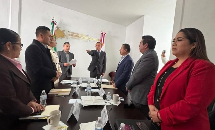 Pese a su filia partidista, De Casa Vega es nombrado titular de la Secretaría Técnica del SAET