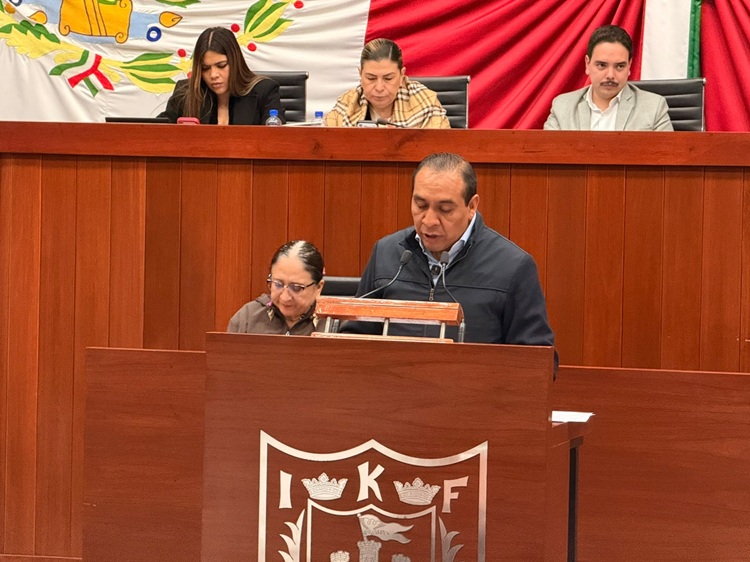 Pretende diputado protección especial a las abejas